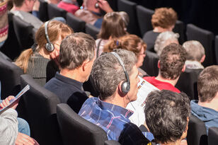 Komt_het_Zien_blinden_en_slechtzienden_beleven_theater_fotograaf_Piet_Hein_Out