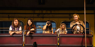 Het gezin Fantastic kijkt vol ongeloof